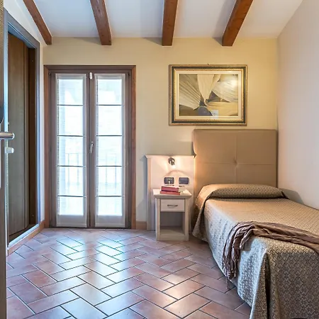 Otel Noce